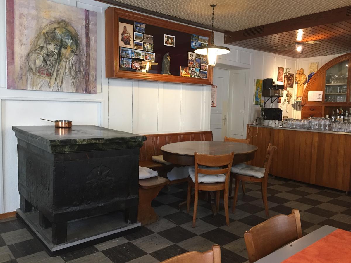 مبيت وإفطار Trun Cafe Olga المظهر الخارجي الصورة
