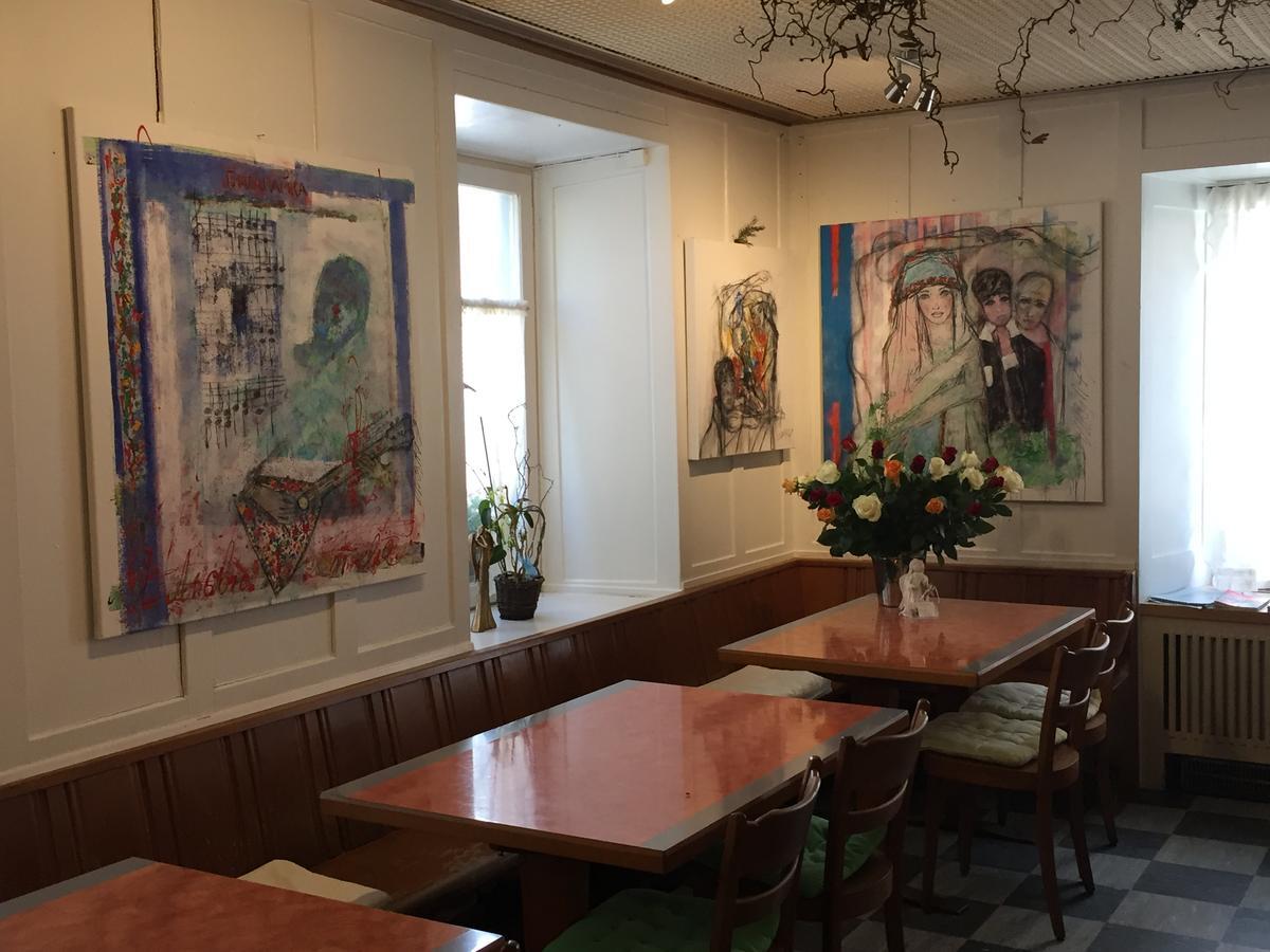 مبيت وإفطار Trun Cafe Olga المظهر الخارجي الصورة